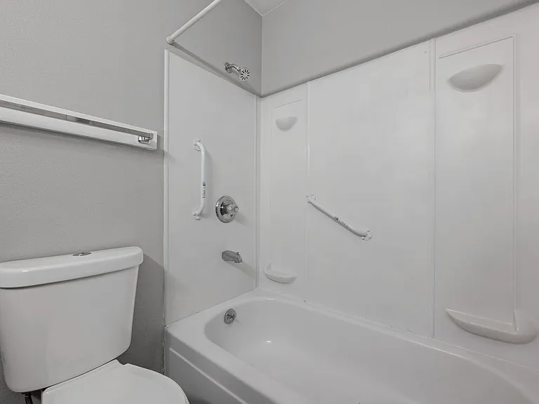 Peak 72 Apartments — Photo 19