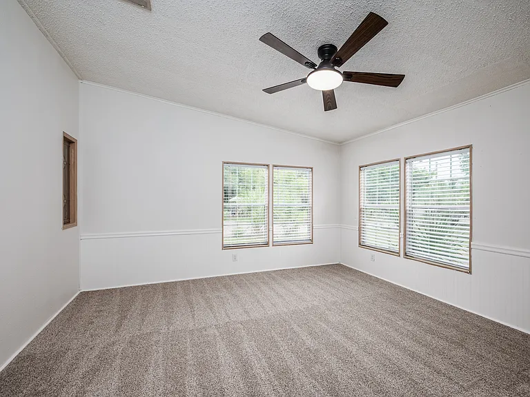 6226 Florence St — Photo 12