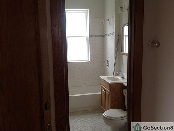 5th image of 5420 S Rockwell St