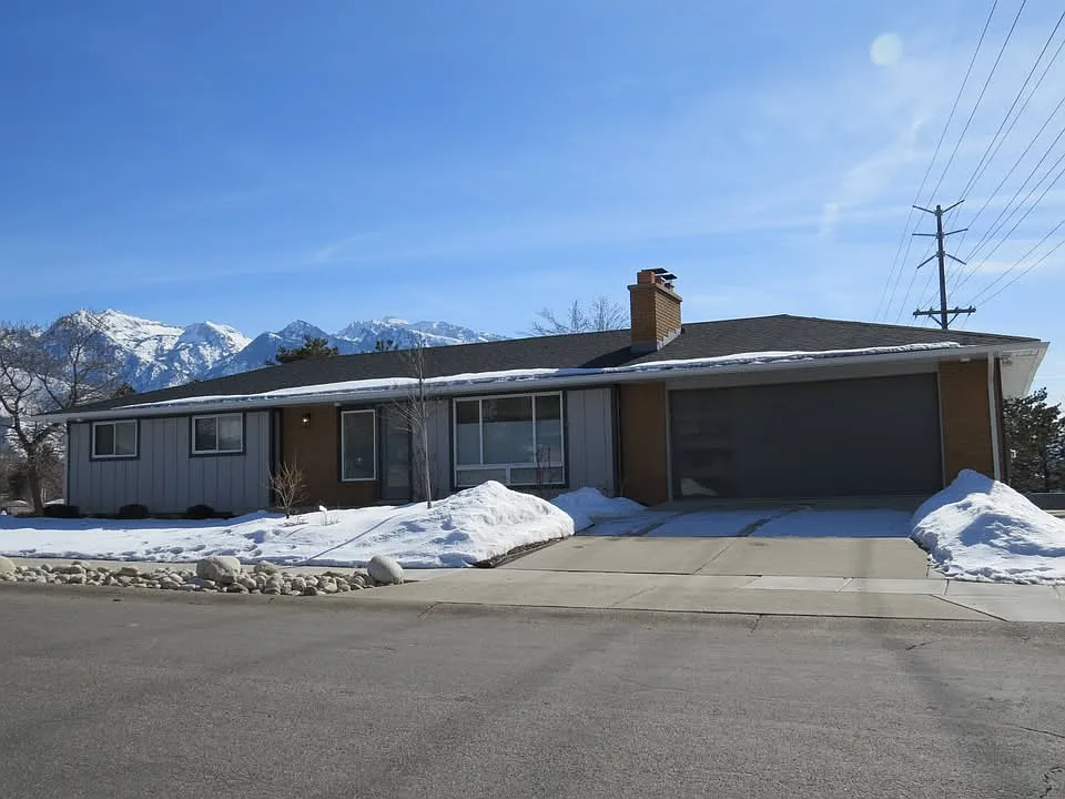 4 bed, 2674 sqft, $3,500 — Photo 3