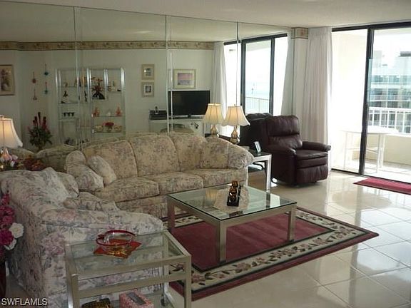 3rd image of 440 Seaview Ct APT 1907