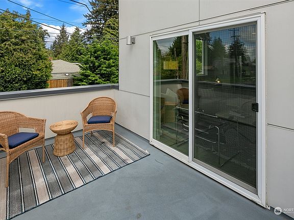 4th image of 11764 Burke Avenue N