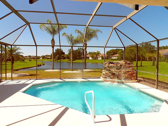Custom Diamond Shaped Pool w/Custom Waterfall/Spray Features & Beautiful Vews!