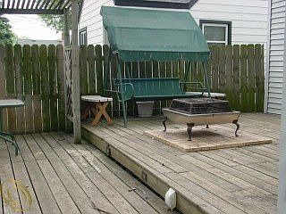 4th image of 26042 Dartmouth St