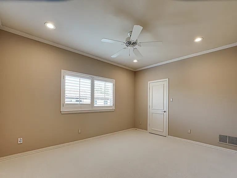 5004 Castle Creek Ct — Photo 23