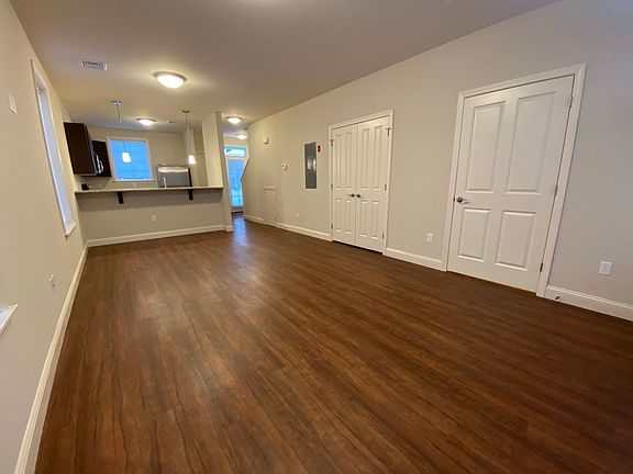 4th image of 251 Bayberry Cir #102