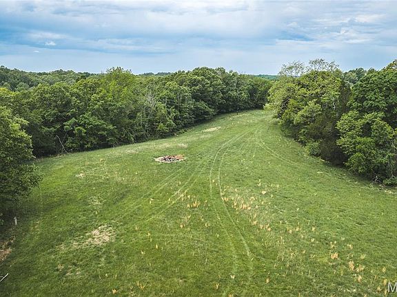 3rd image of 798 Karbers Ridge Rd
