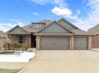 704 Cassandra Ln, Yukon, OK 73099