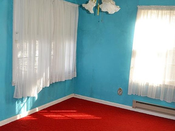 5th image of 516 N Broadway Ave