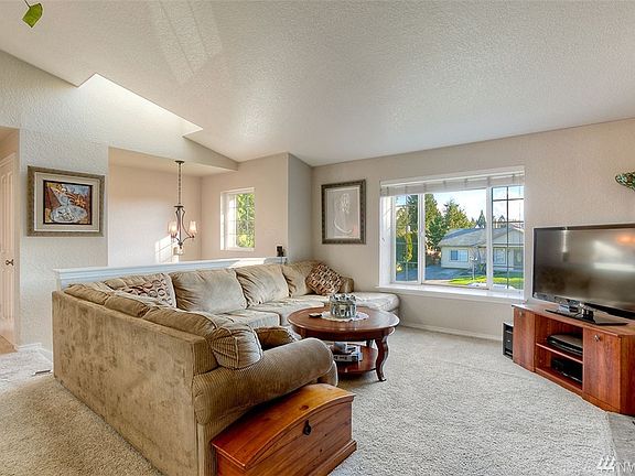 3rd image of 4901 38th St NE