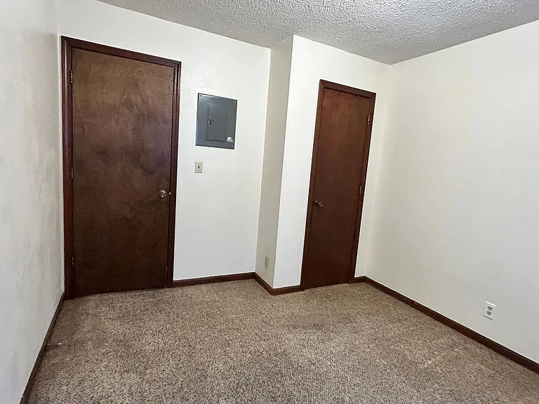 903 Windwood Dr #D — Photo 9