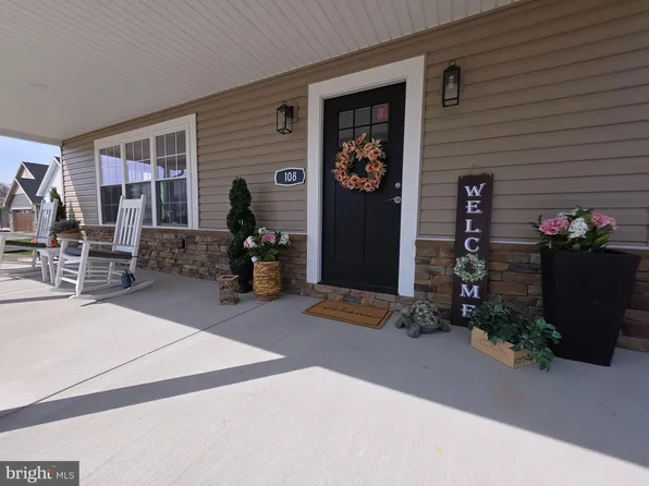 108 Bungalow Rd, Enola, PA 17025