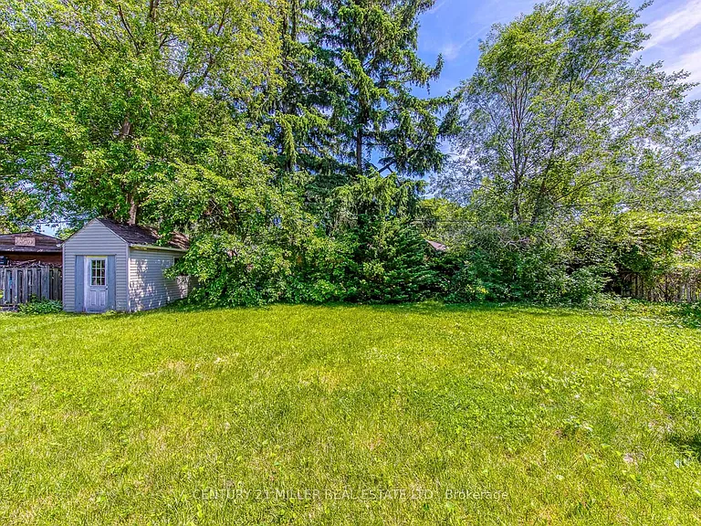 2048 Edinburgh Dr — Photo 27
