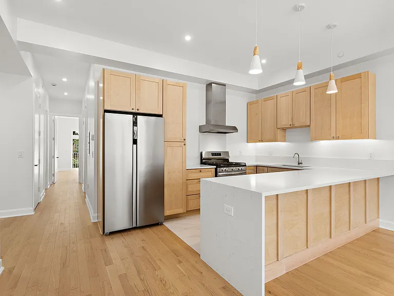 153 New York Ave — Photo 4