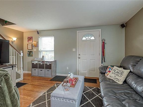 2nd image of 139 Victory Ln