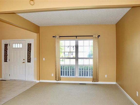 4th image of 23235 Woodview Dr