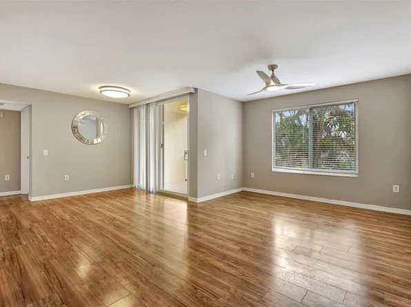 310 Villa Circle, Boynton Beach, FL 33435