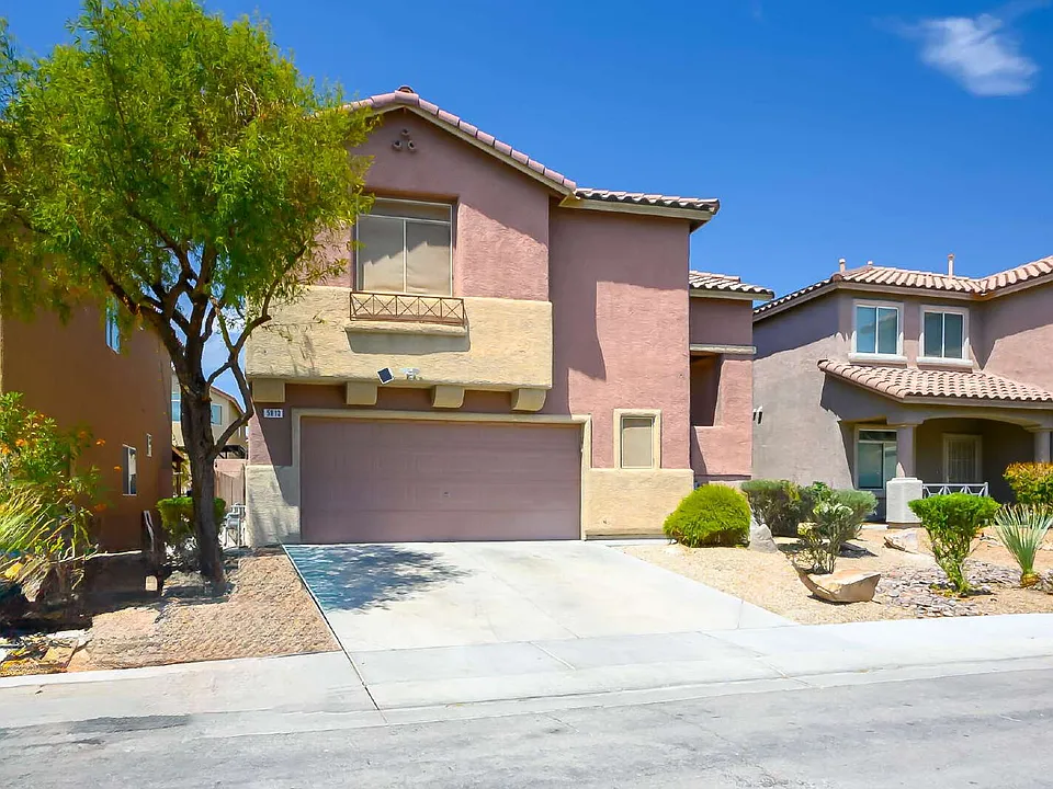 5913 Running Horse Dr