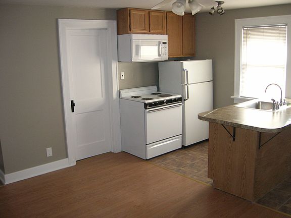 4th image of 43 Ganson St