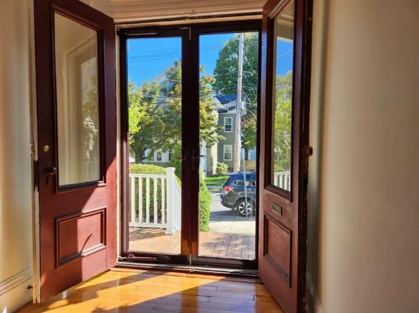 27 Russell St, Arlington, MA 02474