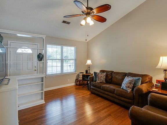 5th image of 2120 Lebanon Pike APT 8