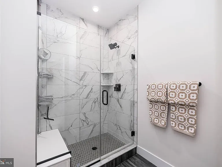 305 Manion Aly — Photo 13
