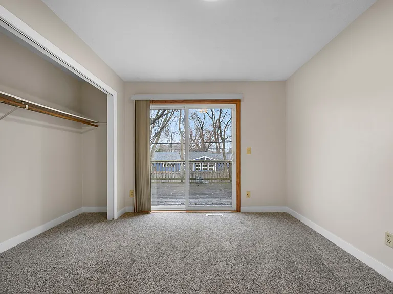 2221 82nd St W — Photo 12