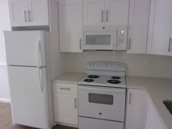 2nd image of 101 Caloosa St #4
