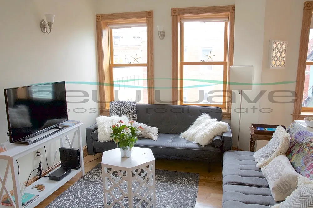 3 bed, 1000 sqft, $4,800 — Photo 1