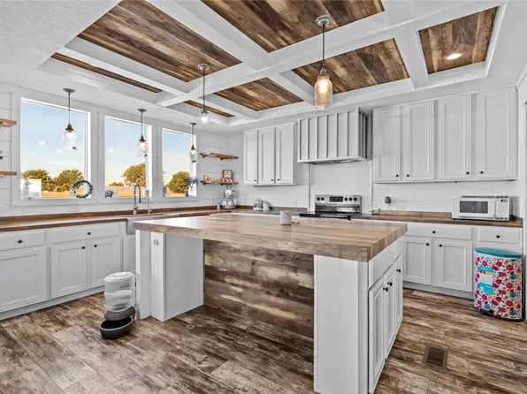 24106 W Highway 62, Summers, AR 72769