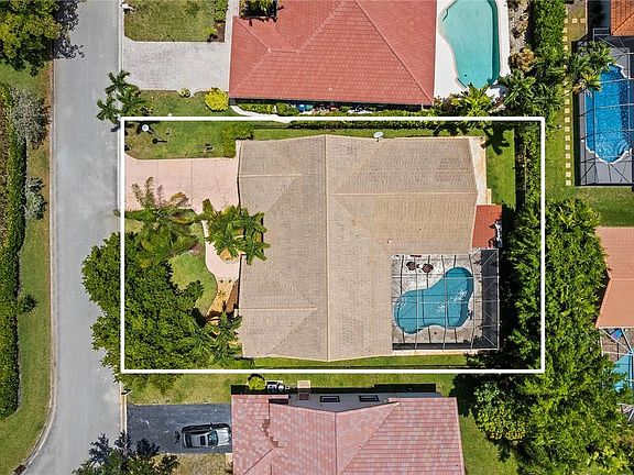 5th image of 11824 NW 2nd Court