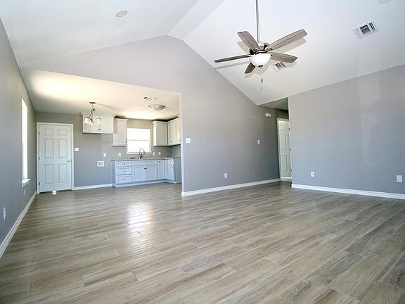 5th image of 3069 Ariel Dr
