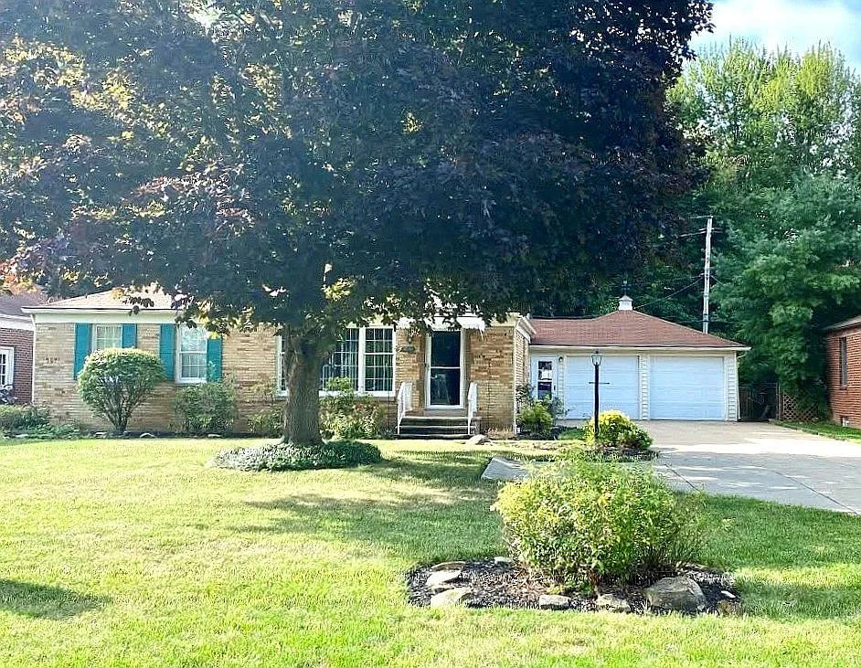 37295 Carleen Ave photo 1