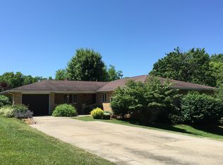 17561 Old Fairgrounds Rd, Petersburg, IL 62675