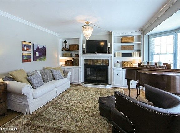 4th image of 506 S Woodlawn St