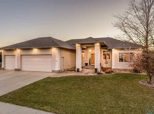 7613 W Stanford Dr, Sioux Falls, SD 57106