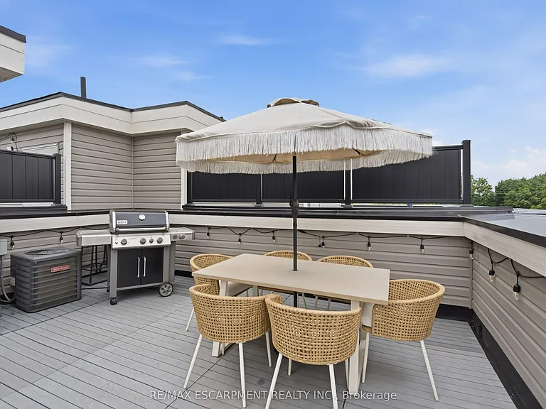 383 Dundas St E #49 — Photo 25