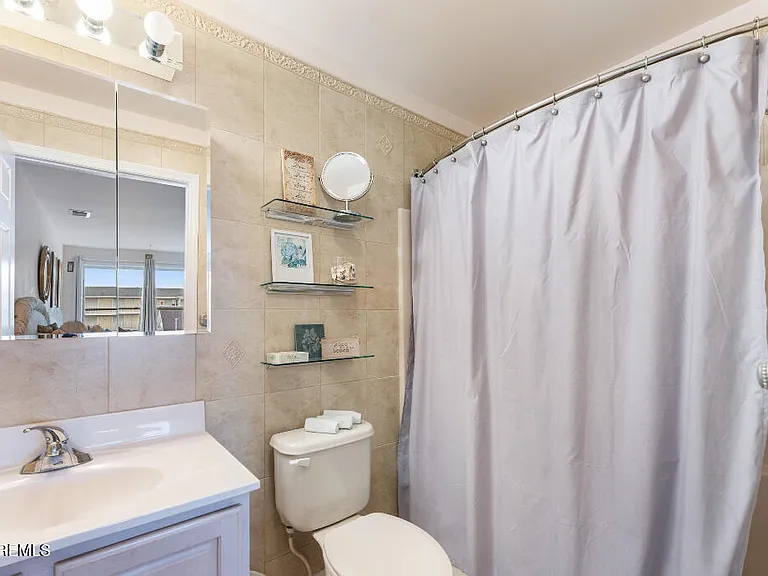 32 Webster Ave #5 — Photo 11