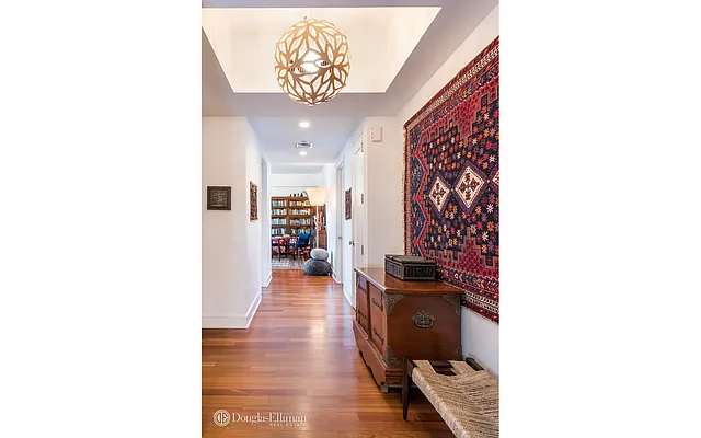 Sold by Douglas Elliman | media 21