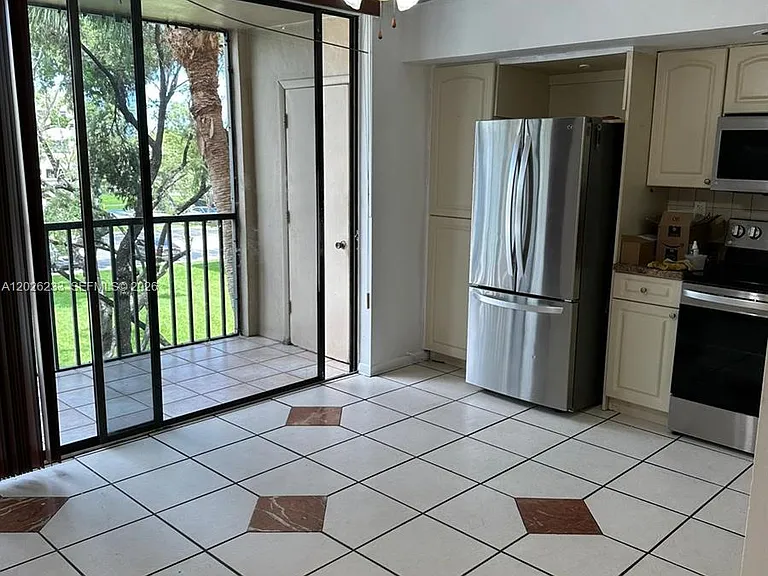 8420 SW 133rd Avenue Road 307 #307 — Photo 11