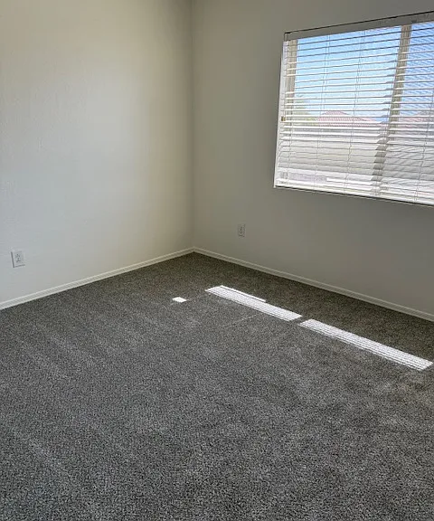 684 E Mayfield Dr — Photo 7