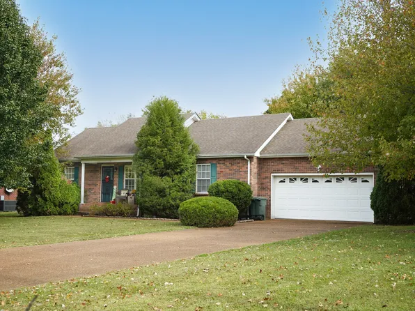 211 Amy Dr, Portland, TN 37148
