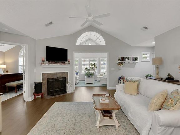 3rd image of 6105 Malloway Ct