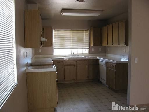 3rd image of 1300 Mount Baldy St
