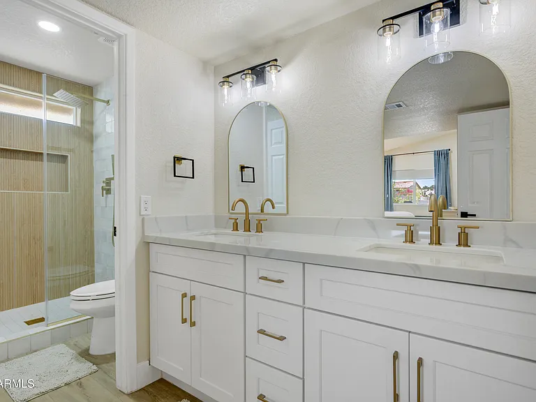 6863 E Kelton Ln — Photo 19