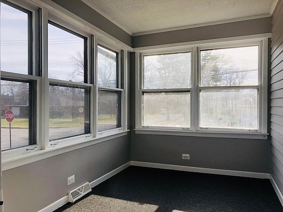 4th image of 1238 Orchard Ave