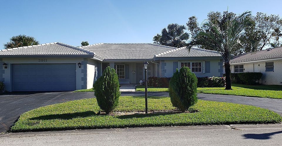 1st image of 3911 NW 108th Dr