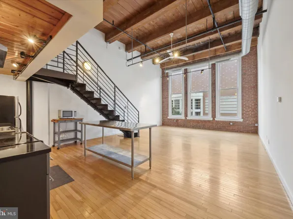 1027 Arch St #308, Philadelphia, PA 19107