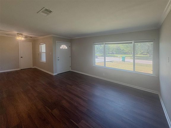 5th image of 225 Sarlee Dr