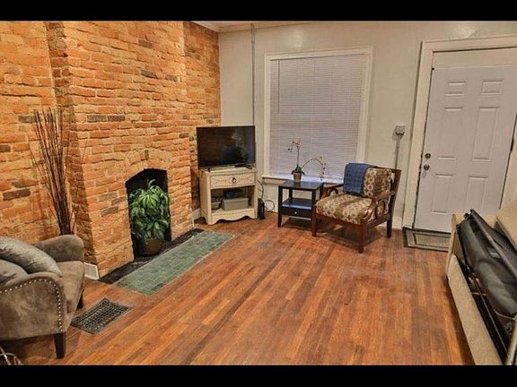 3rd image of 1707 Oak St #1707